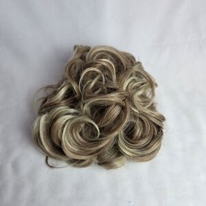 Elegant Brown and Blonde Hairpiece